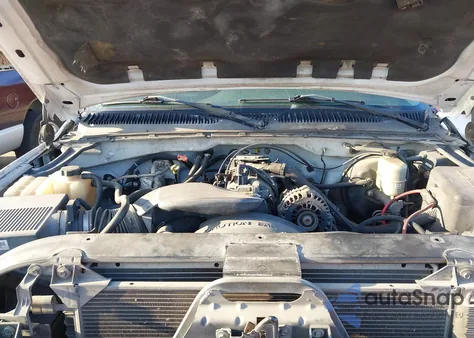 2001 Chevrolet Silverado 1500 из США, поврежденный, VIN 2GCEC19T711402829